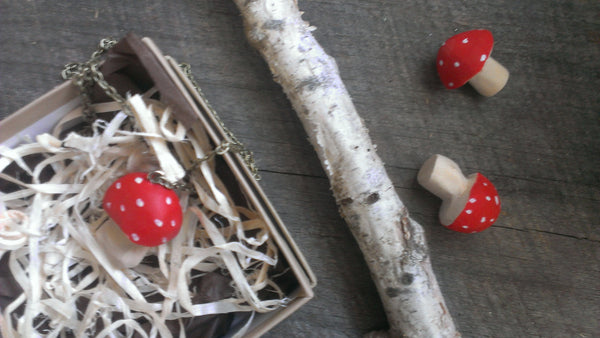 red-cap toadstool pendant -accessory- prettydreamer - 4