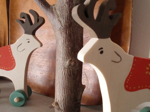 folkloric reindeer push toy -toys- prettydreamer - 4