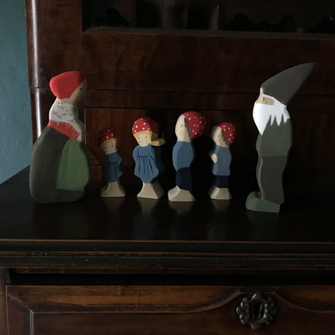 children of the forest family | waldorf doll set | Elsa Beskow doll