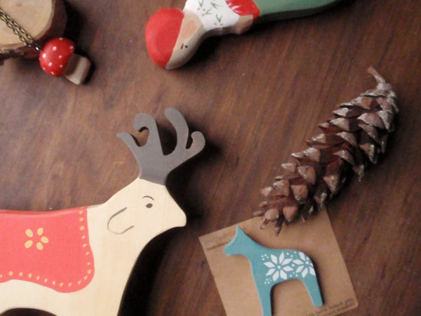 folkloric reindeer push toy -toys- prettydreamer - 3