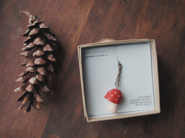 red-cap toadstool pendant -accessory- prettydreamer - 5