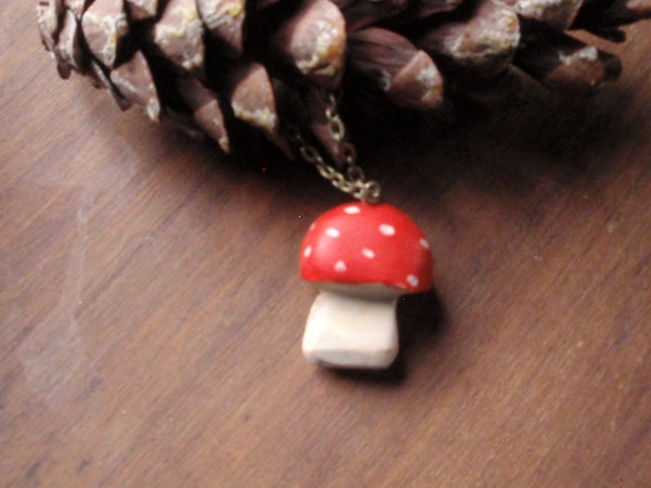 red-cap toadstool pendant -accessory- prettydreamer - 3