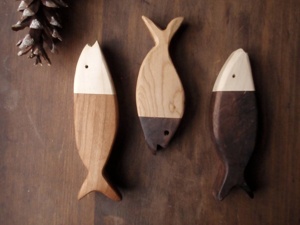 two-tone fish baby rattle – prettydreamer